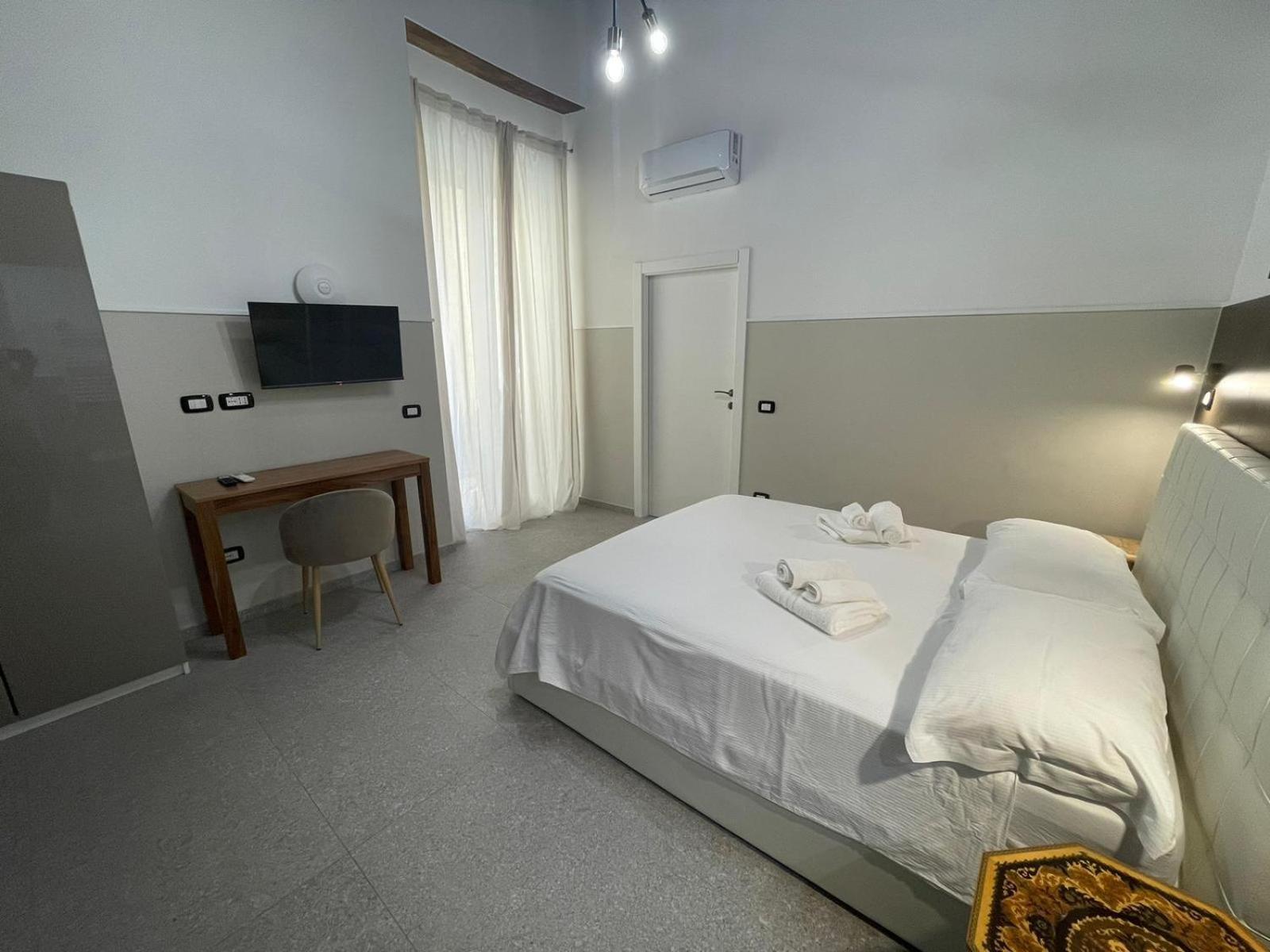 נאפולי La Suite Del Centro Storico מראה חיצוני תמונה